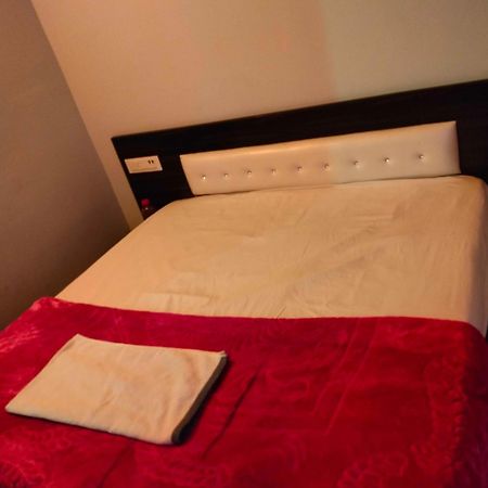 Oyo Palace Hotel Rohtak Екстериор снимка